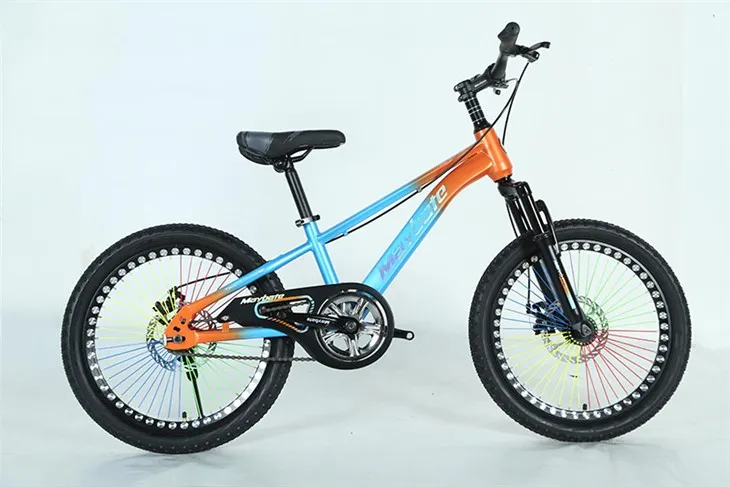 Bicicletă pentru copii colorate